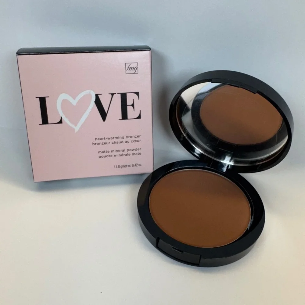 NIB AVON Bronzer *SUNSET KISS* 0.42oz Matte‎ Mineral Powder fmg Colors of Love